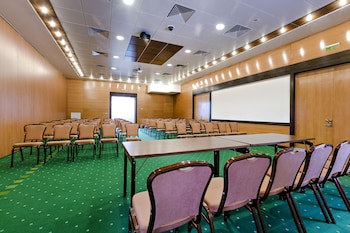 Aro Palace Hotel
