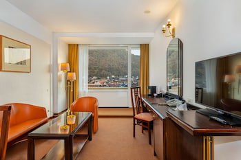 Aro Palace Hotel