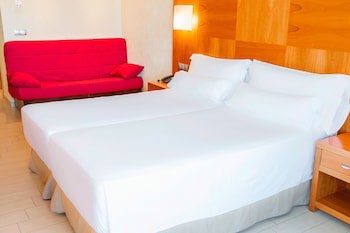 Ar Diamante Beach Spa & Convention Center