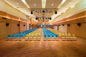 Ar Diamante Beach Spa & Convention Center