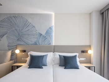 Ar Diamante Beach Spa & Convention Center