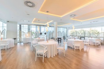 Ar Diamante Beach Spa & Convention Center