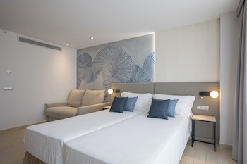 Ar Diamante Beach Spa & Convention Center