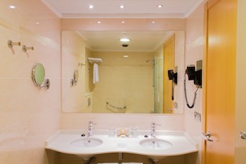 Ar Diamante Beach Spa & Convention Center