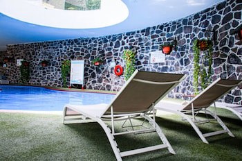 Country Hotel And Suites