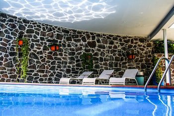 Country Hotel And Suites