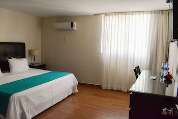 Country Hotel And Suites