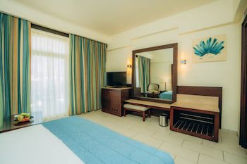 Reef Oasis Blue Bay Resort fotoğrafı