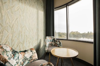 Flonk Hotel Groningen Zuid, Bw Signature Collection