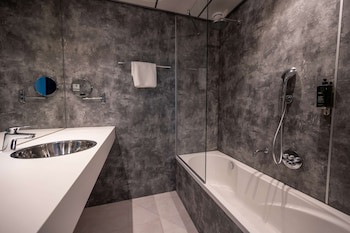 Flonk Hotel Groningen Zuid, Bw Signature Collection