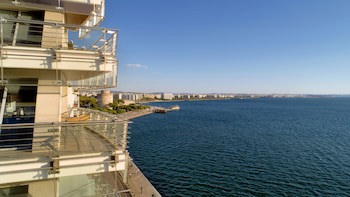 Daios Luxury Living