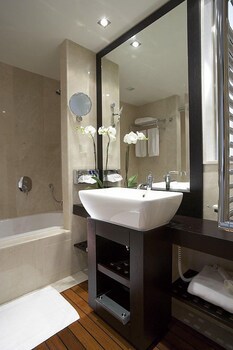 Daios Luxury Living