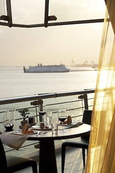 Daios Luxury Living