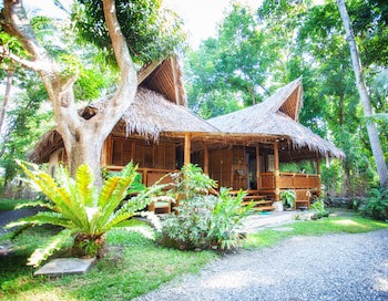 Pura Vida Beach & Dive Resort