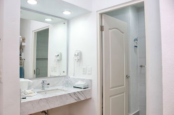 Comfort Inn Monterrey Valle