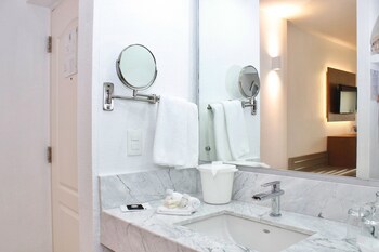 Comfort Inn Monterrey Valle