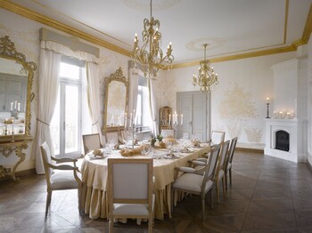 Chateau Mcely