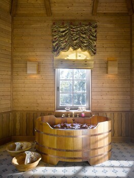 Chateau Mcely