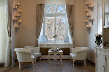 Chateau Mcely