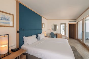 Sesimbra Oceanfront Hotel - Preferred Hotels And Resorts