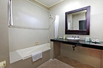 Adi Dharma Hotel Legian