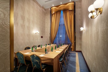 Art Deco Imperial Hotel