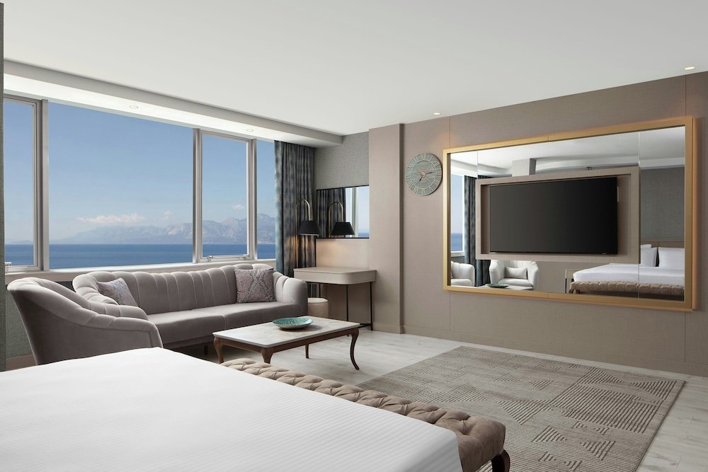 Courtyard View TWIN Bed