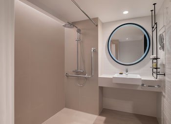 Doubletree By Hilton Bangkok Ploenchit