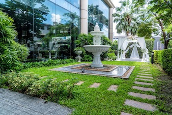 Century Park Hotel