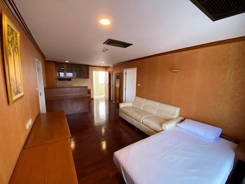 Ebina House