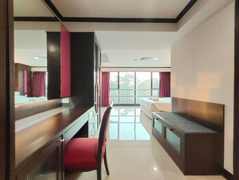 Ebina House