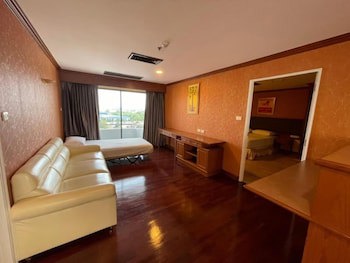 Ebina House