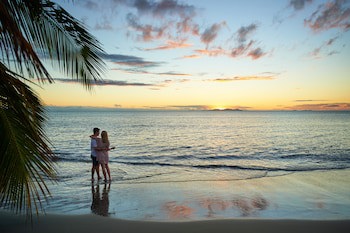 Doubletree Resort By Hilton Hotel Fiji - Sonaisali Island