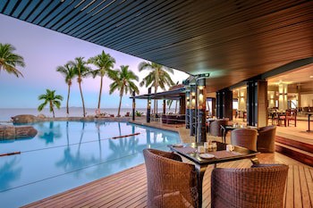 Doubletree Resort By Hilton Hotel Fiji - Sonaisali Island