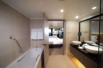 Doubletree Resort By Hilton Hotel Fiji - Sonaisali Island