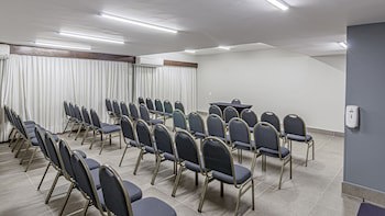 Hotel Deville Express Cascavel