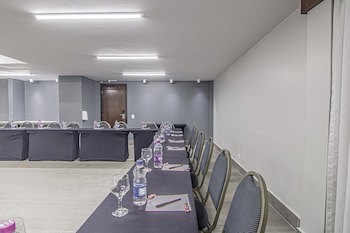 Hotel Deville Express Cascavel