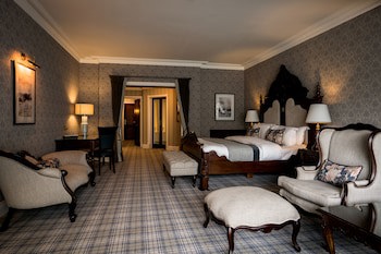 Harvey's Point Hotel