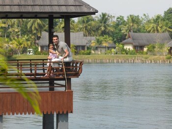 The Zuri Kumarakom Kerala Resort & Spa