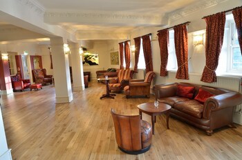 Riverside Hotel