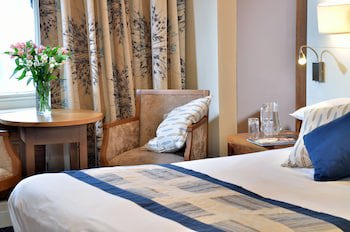 Riverside Hotel