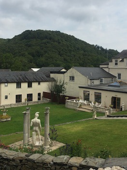 Newby Bridge Hotel