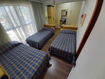 Astron Suites Sao Jose Dos Pinhais By Nobile