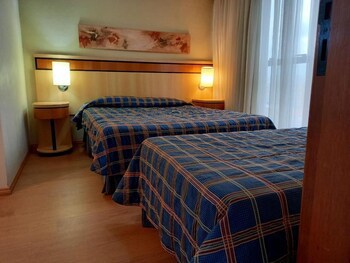 Astron Suites Sao Jose Dos Pinhais By Nobile