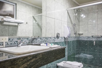 Astron Suites Sao Jose Dos Pinhais By Nobile