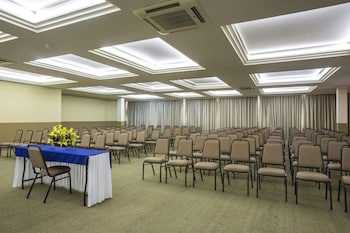 Astron Suites Sao Jose Dos Pinhais By Nobile