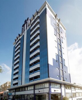 Astron Suites Sao Jose Dos Pinhais By Nobile