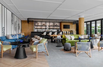 Courtyard By Marriott Phuket Town