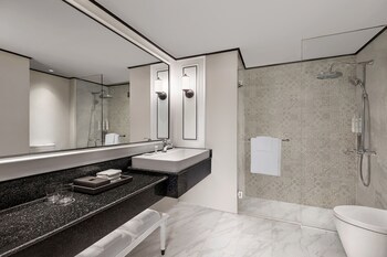 Courtyard By Marriott Phuket Town
