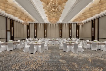 Courtyard By Marriott Phuket Town